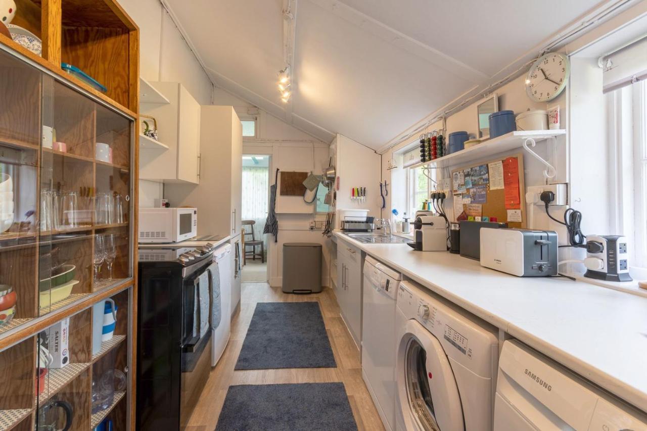 Adorable Two Bed Norfolk Broads Holiday Home - River Views With Moorings & Fishing Stalham Eksteriør billede