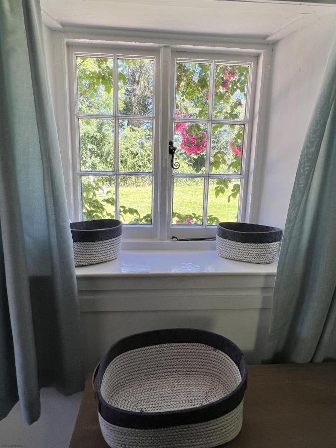 Adorable Two Bed Norfolk Broads Holiday Home - River Views With Moorings & Fishing Stalham Eksteriør billede